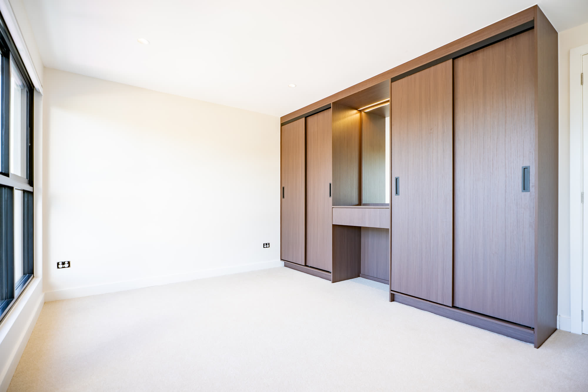 26 Clontarf St — bedroom with built-in joinery